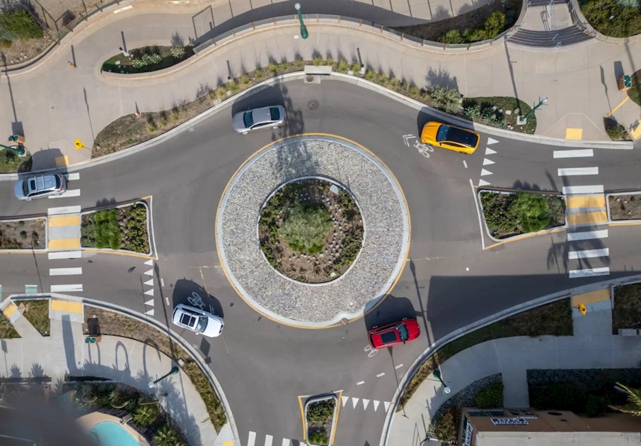 Encinitas to install traffic barriers at El Portal roundabout