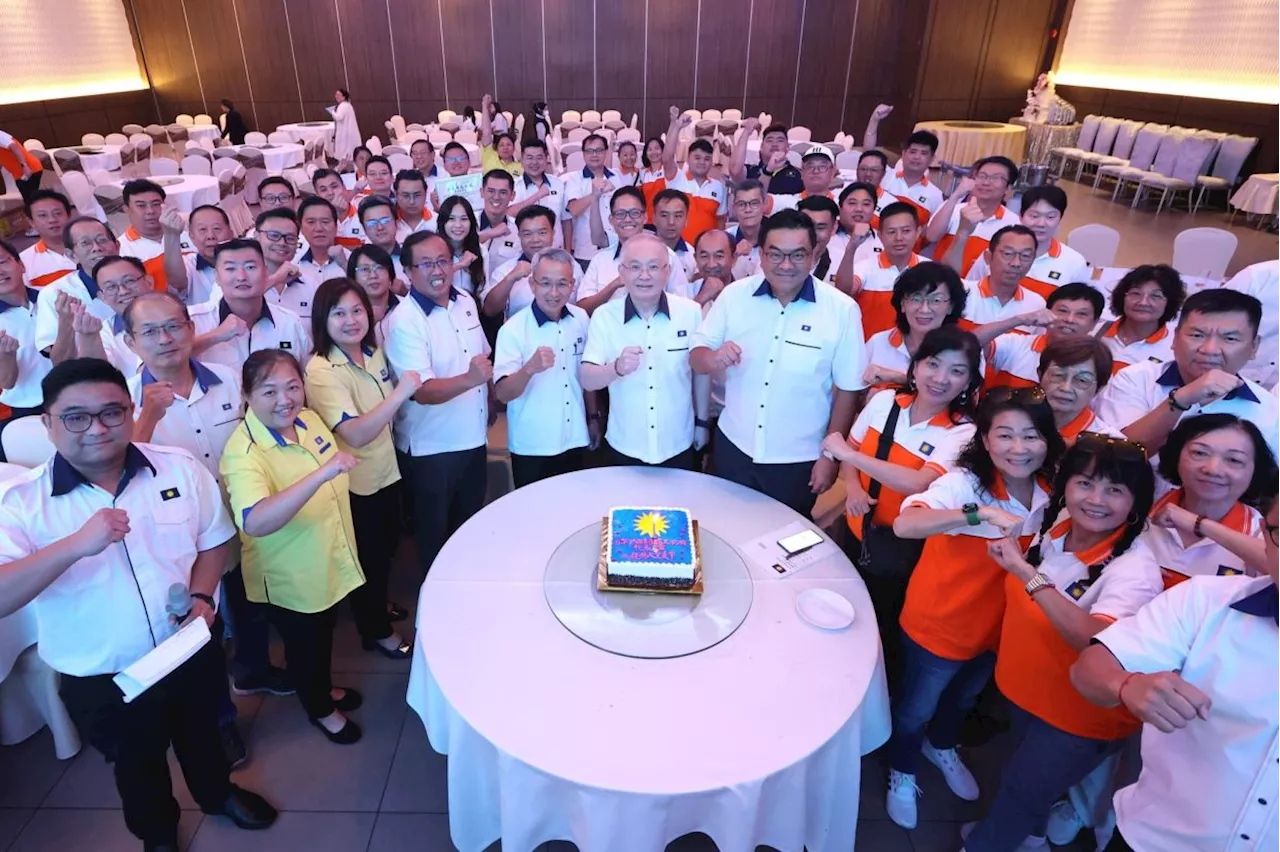 Division meetings are platforms for MCA members to express their views openly, says Dr Wee