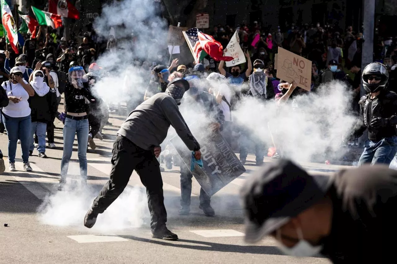 Tens of thousands throng US streets against 'king' Trump