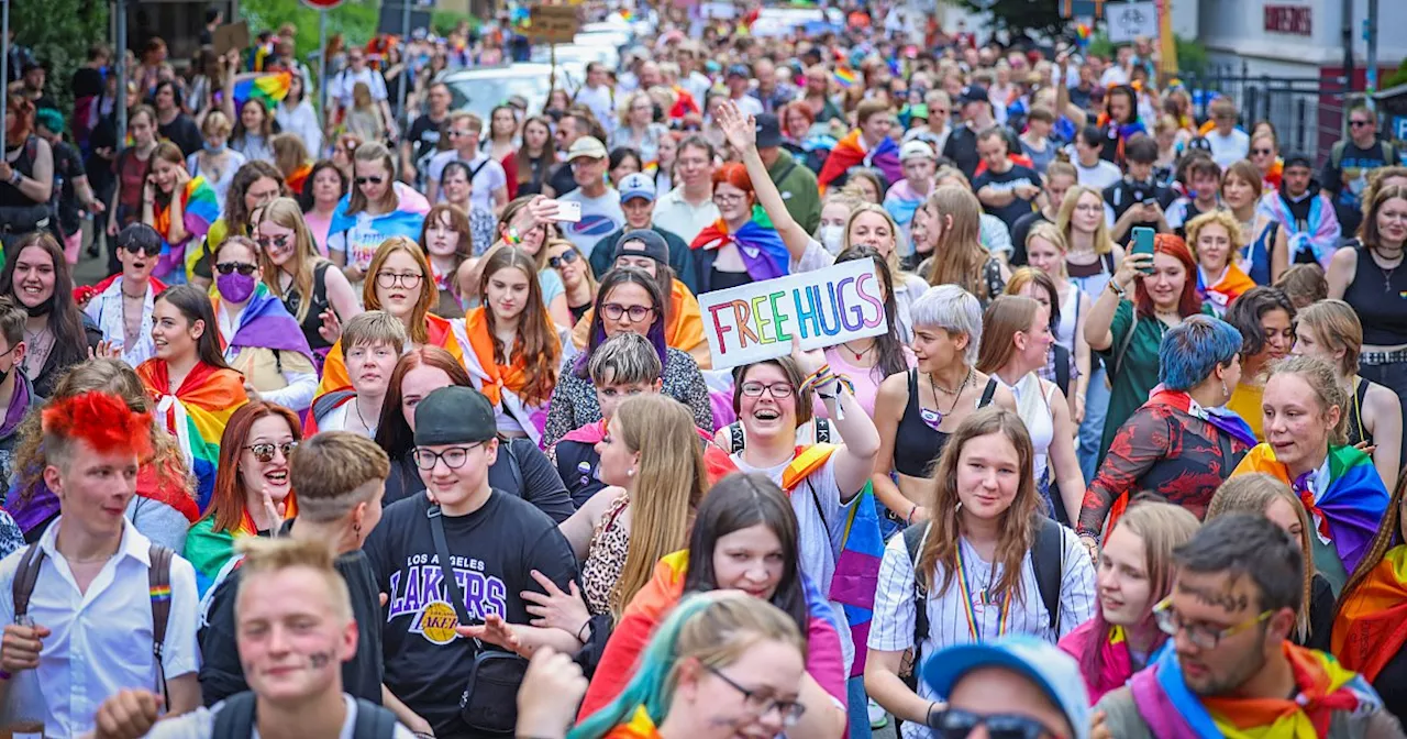 CSD 2025 in Bielefeld: Hier gibt’s Route und Programmübersicht