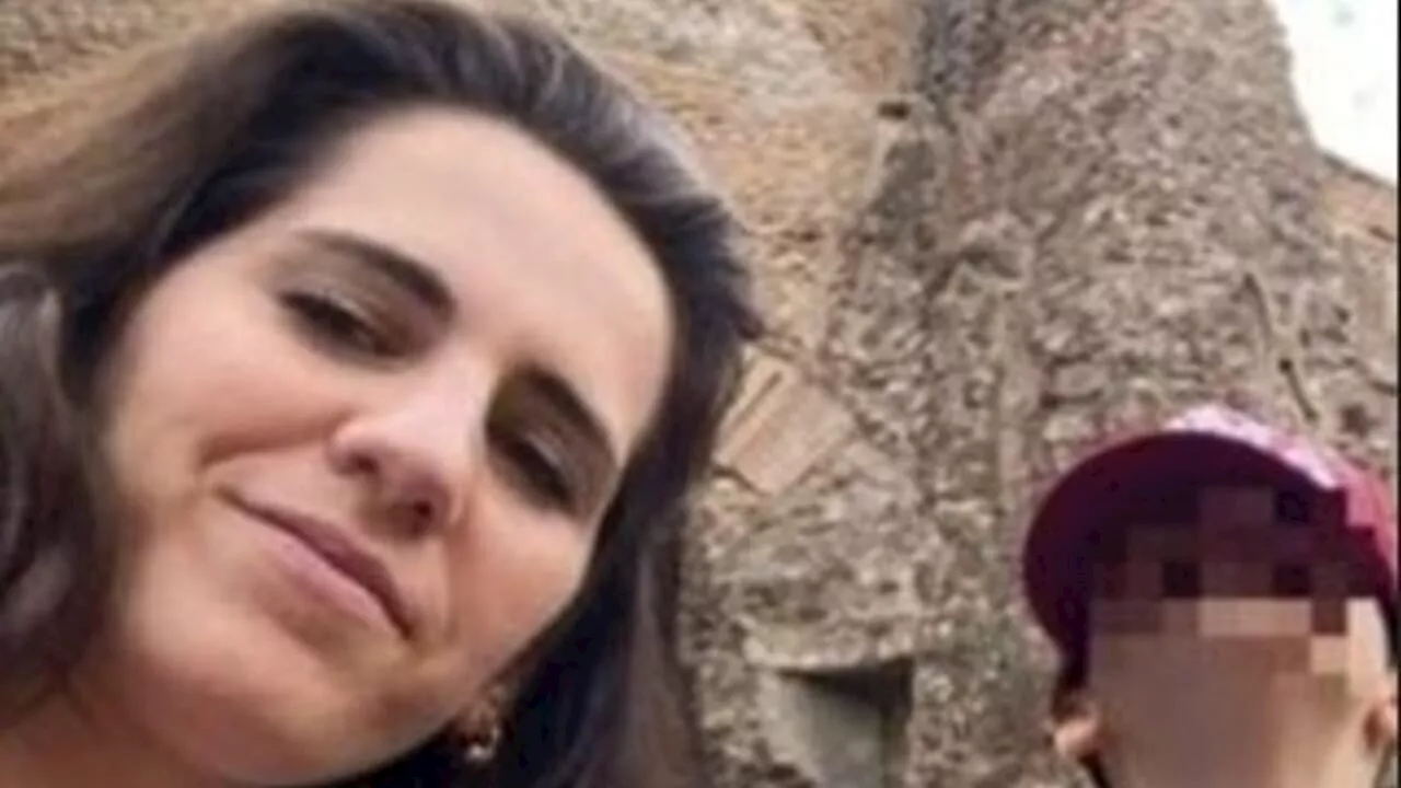 La mamma aggredita insieme ai figli sul treno: 'I bimbi hanno sfiorato un altro passeggero, poi le urla. Meritiamo l'estinzione'