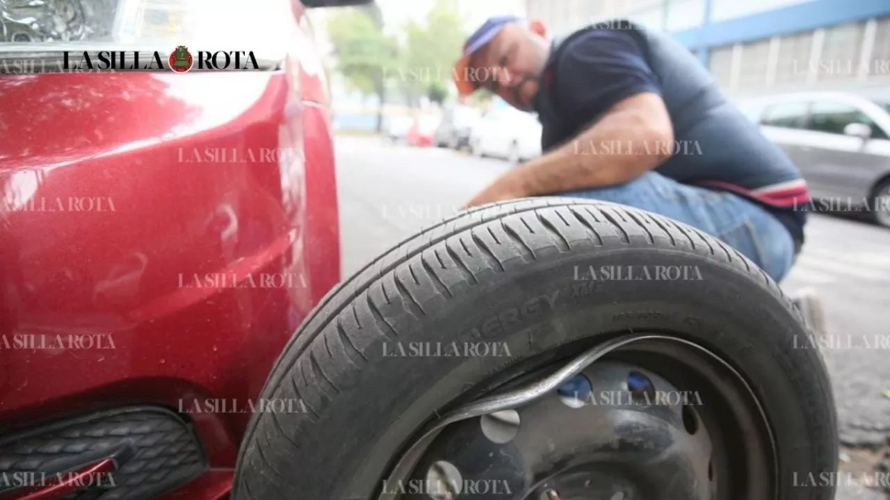 "Esquivé un bache y caí en otro"; los hoyos se multiplican en Circuito Interior