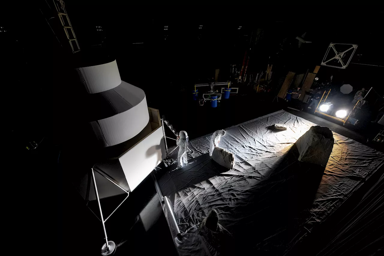 NASA Engineers Simulate Lunar Lighting for Artemis III Moon Landing