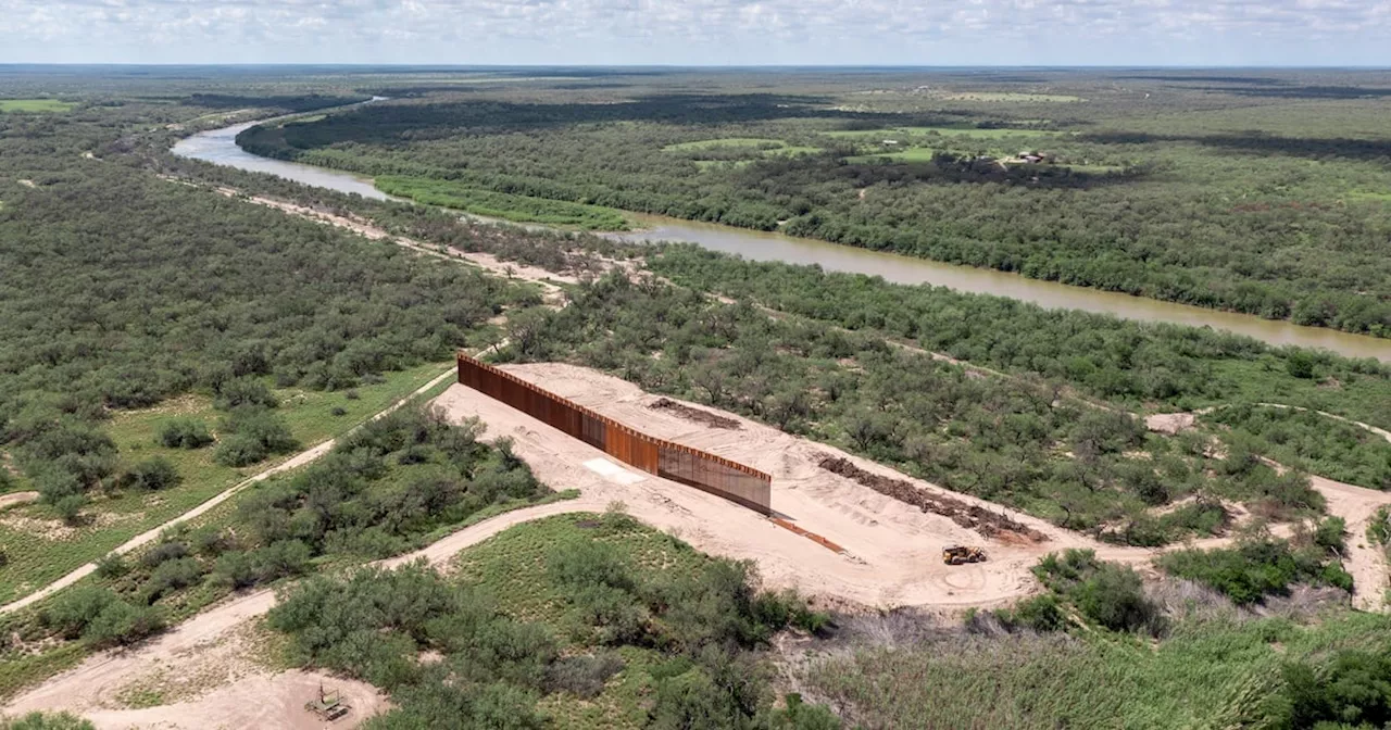 Texas quietly defunds state border wall program