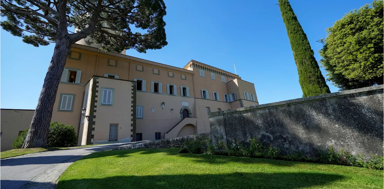 Cancha de pádel y caballos: León XIV reabre Castel Gandolfo, la lujosa residencia de verano de los papas que Francisco nunca quiso usar
