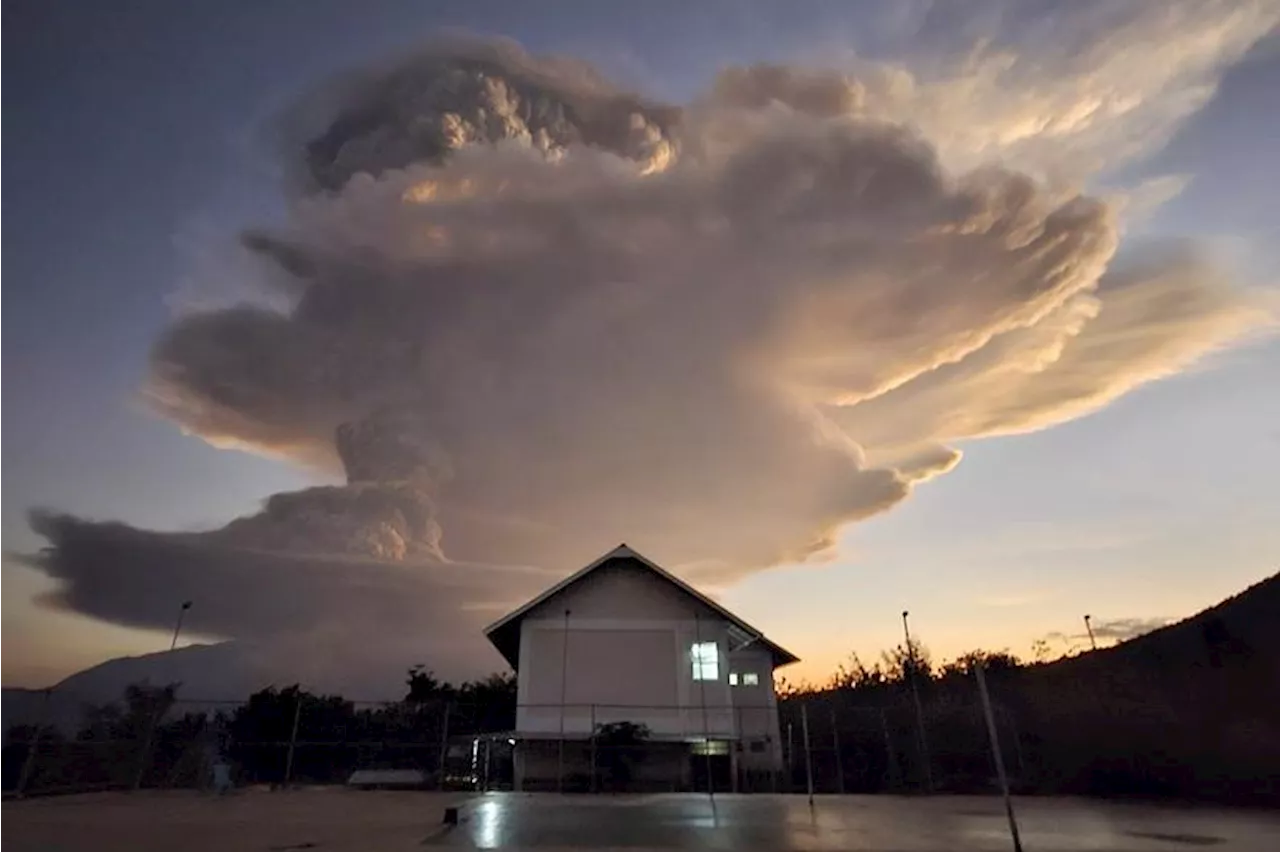 Many flights to Indonesia's Bali cancelled after volcano eruption