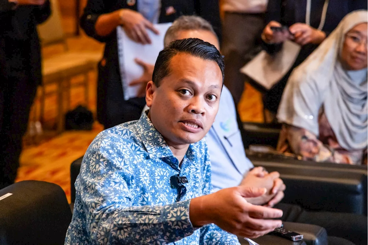 Nik Nazmi stands firm in stepping down as minister on July 4 despite Anwar’s plea