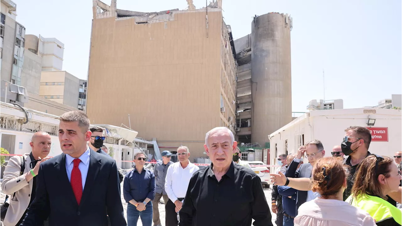 Missile iraniano sull'ospedale Soroka. Netanyahu: 'Tutte le opzioni aperte'. Teheran minaccia la chiusura dello Stretto di Hormuz