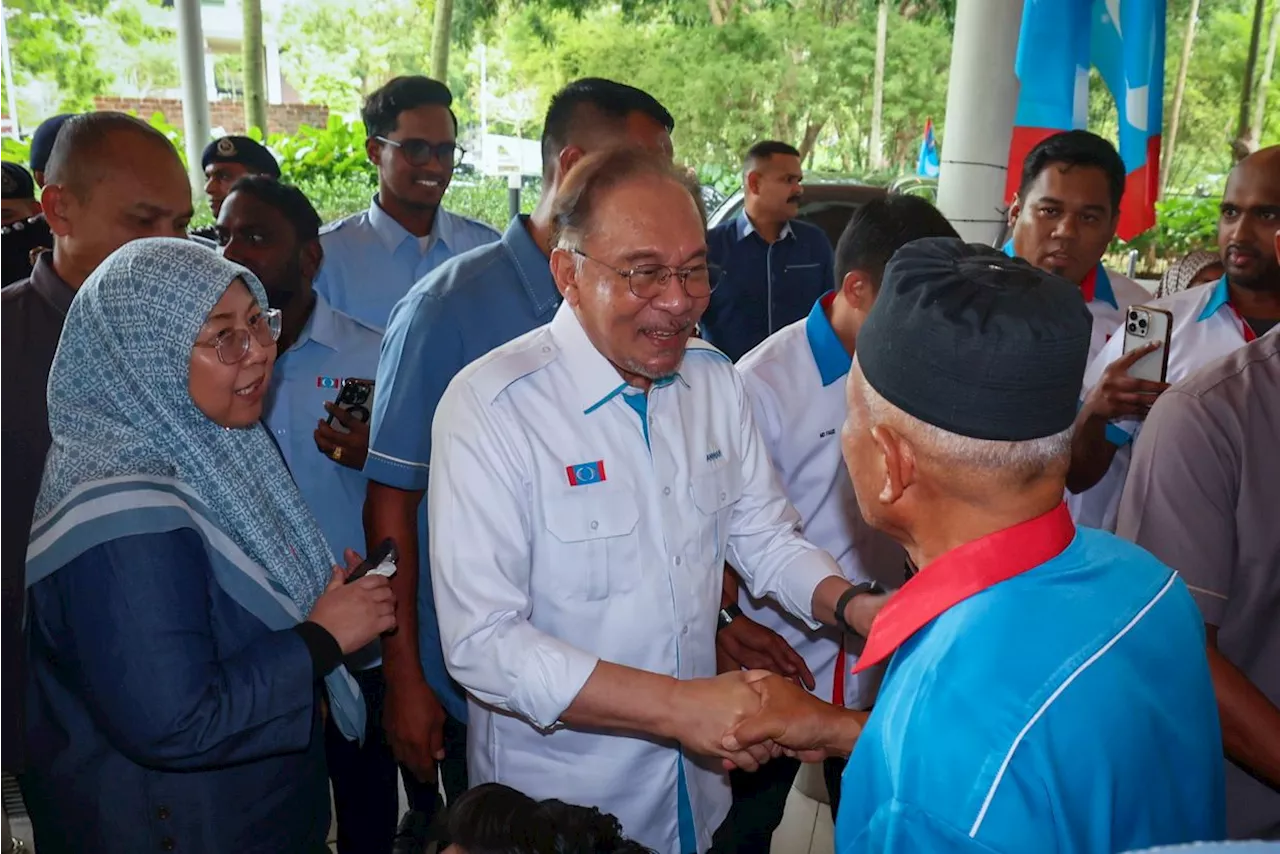 Anwar stays mum on appointment of new IGP