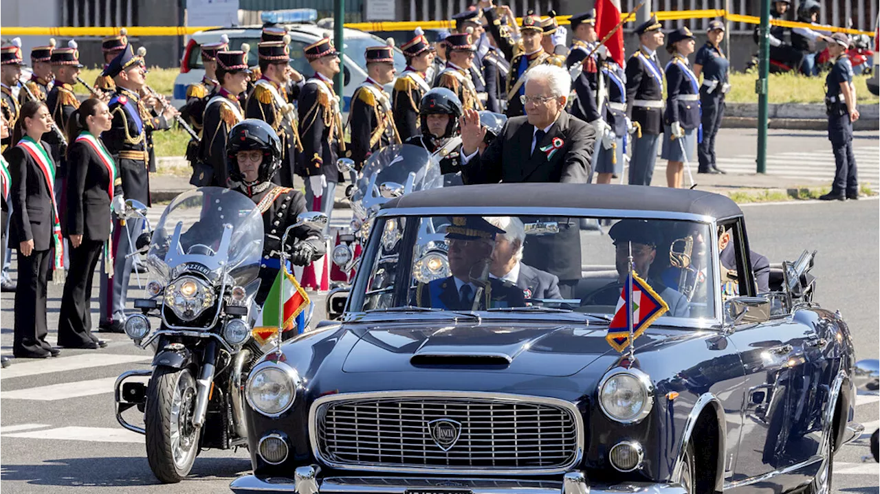 2 giugno: Lancia Flaminia accompagna Presidente della Repubblica