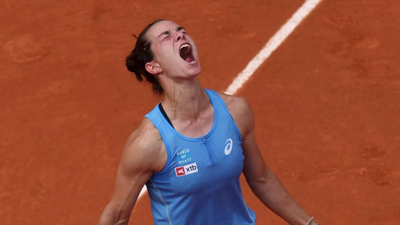 French Open stunned by 358-place boilover; Djoker dream alive as Federer record falls: Wrap