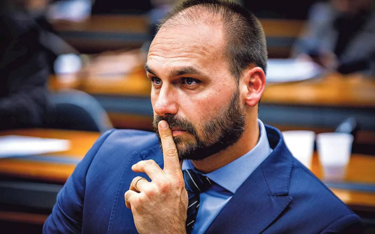 Líder do PT na Câmara vai pedir bloqueio de bens de Bolsonaro por vaquinha para Eduardo
