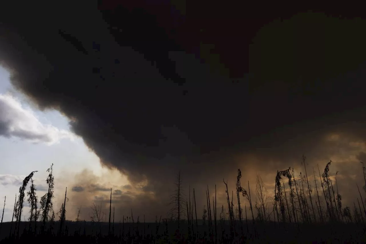 Thousands evacuated in 3 provinces as Canadian wildfires threaten air quality into some US states