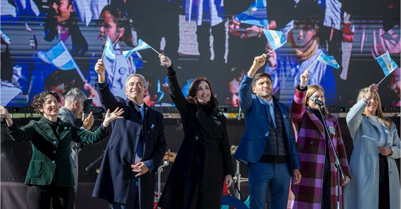 Pullaro reclamó 'los recursos del interior' en el festejo por el Día de la Bandera