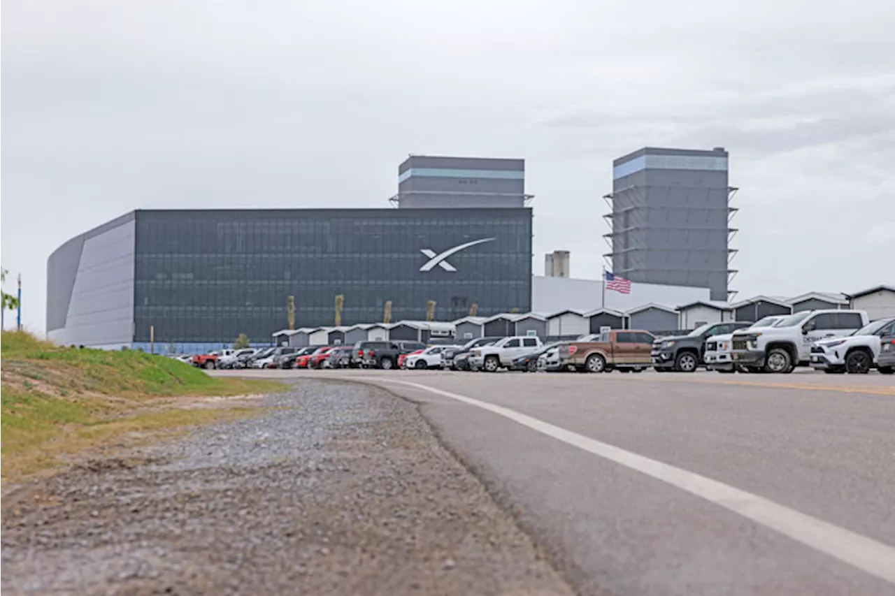 SpaceX Starship explodes on Texas launch pad