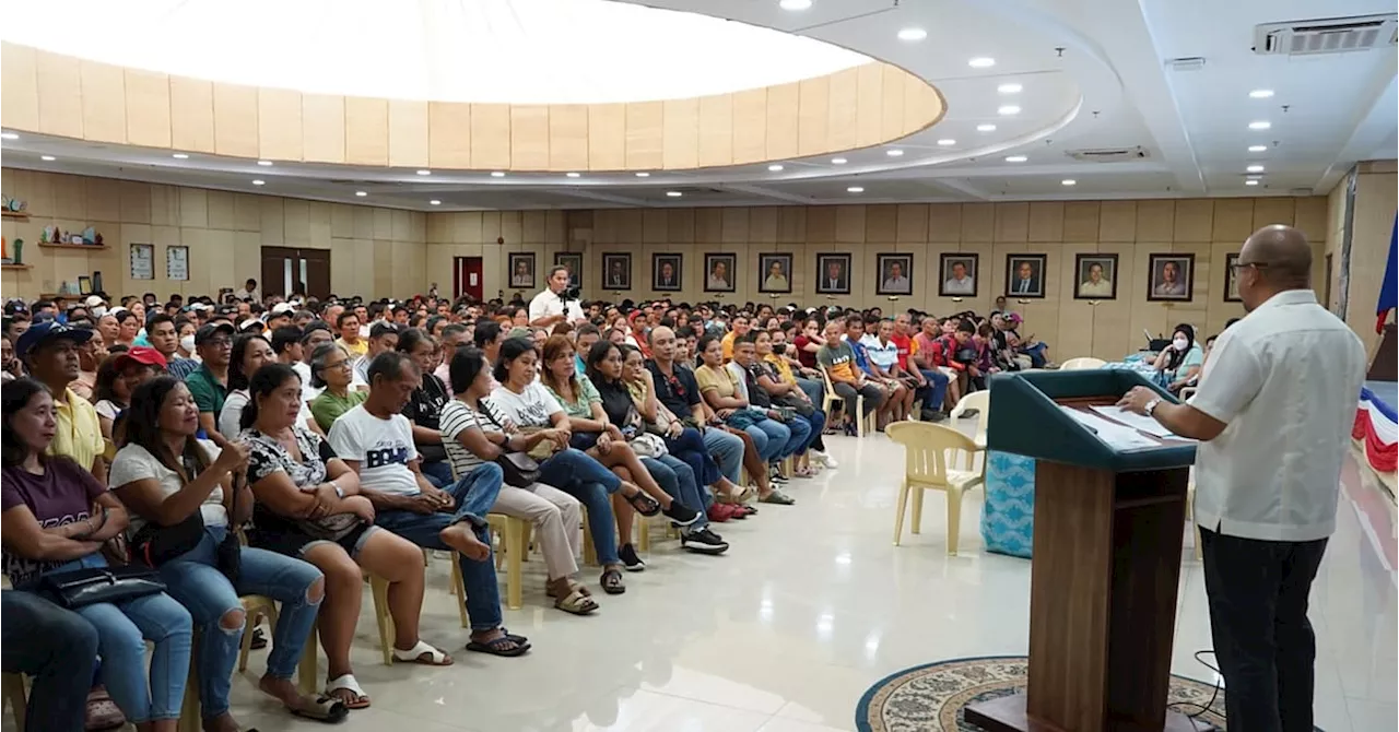 Whale shark tourism workers in Bohol receive cash aid