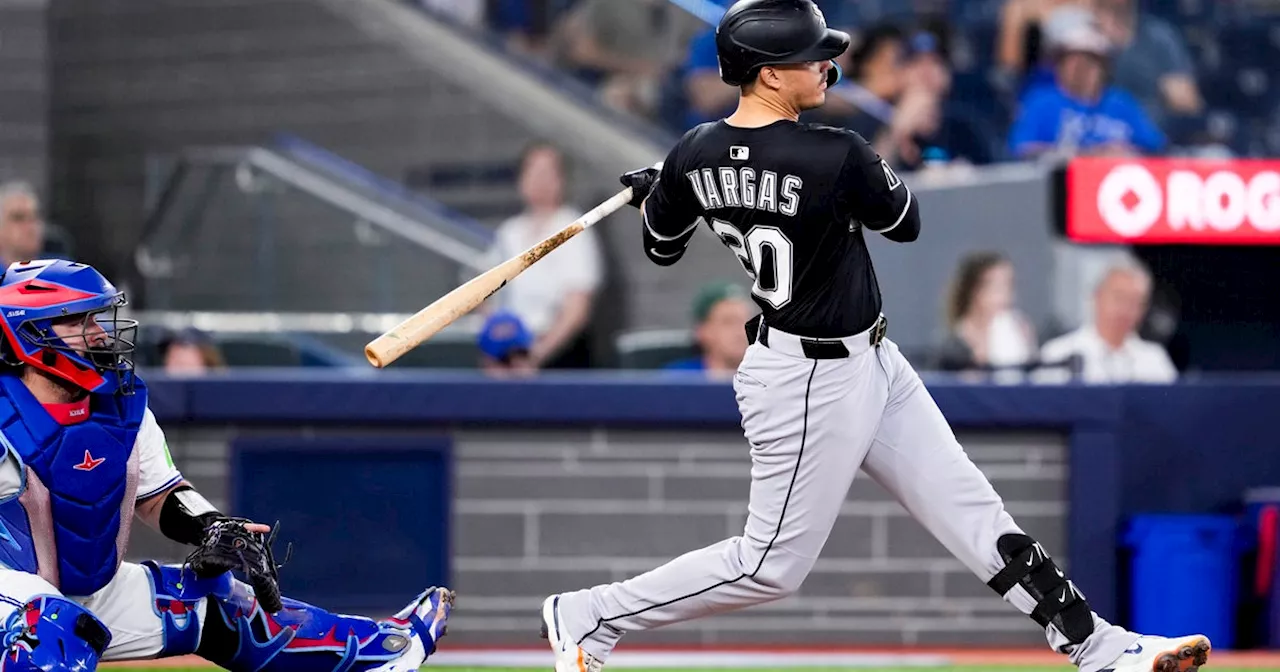 Vargas has tiebreaking hit in 8th inning as White Sox rally to beat Blue Jays