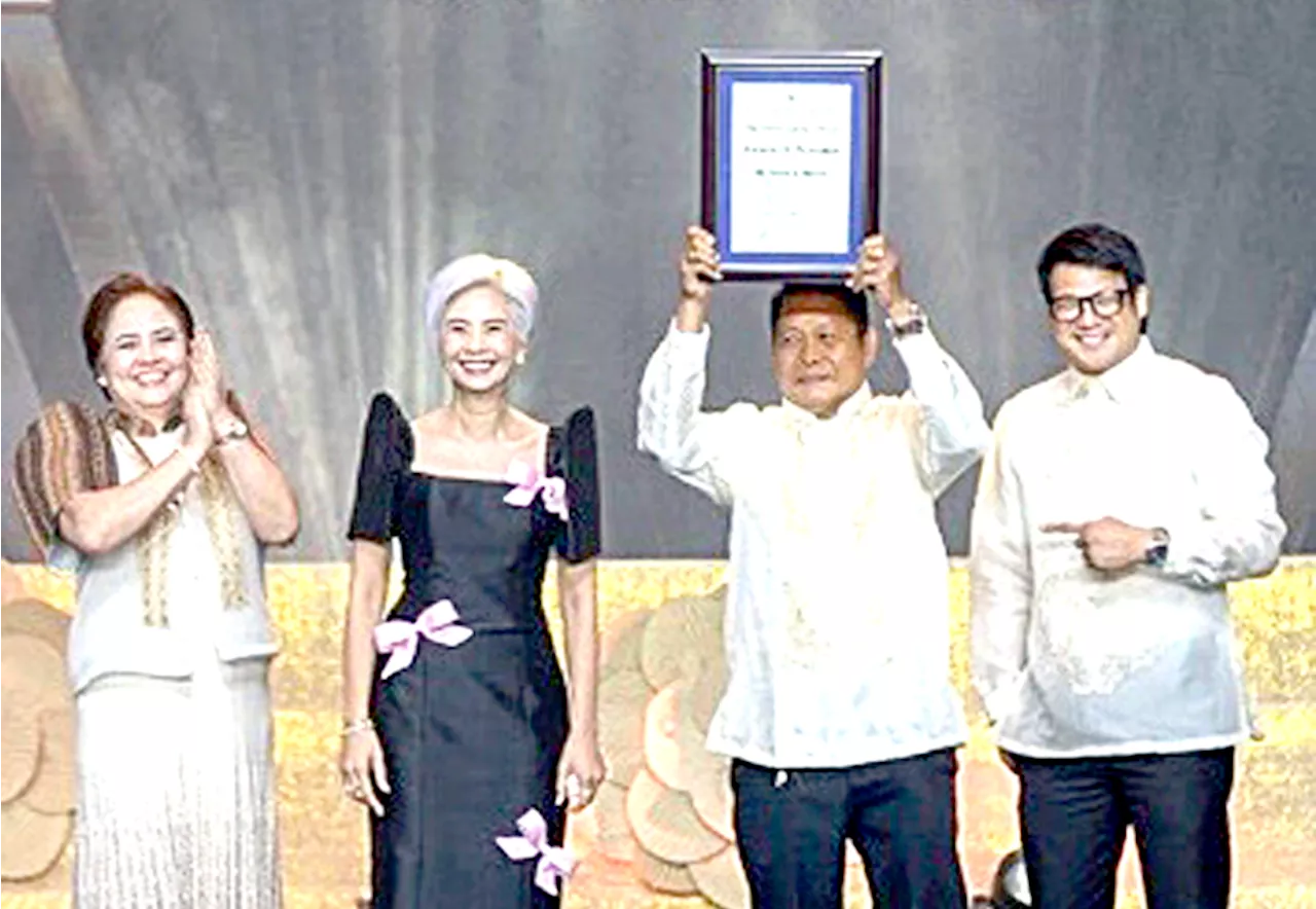 Manila honors 382 staff for decades of service