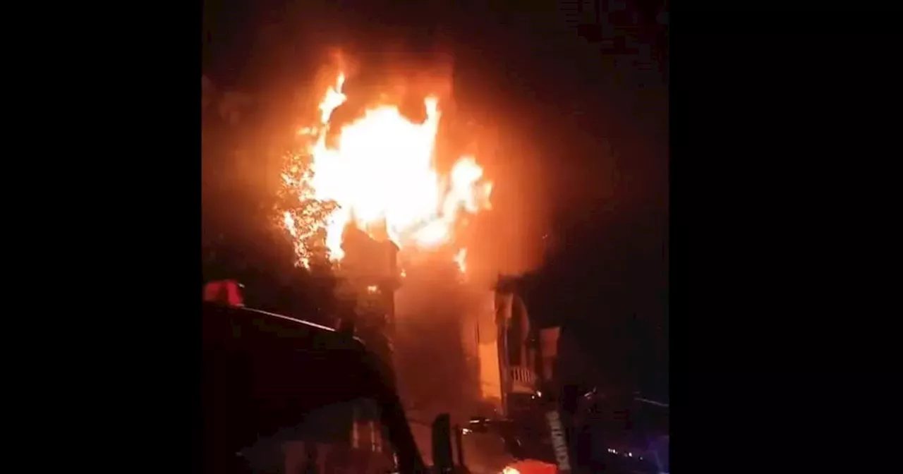 Delhi Fire News: दिल्ली के मोतीनगर के बैंक्वेट हॉल में लगी भीषण आग, दमकल की 18 गाड़ियां मौजूद