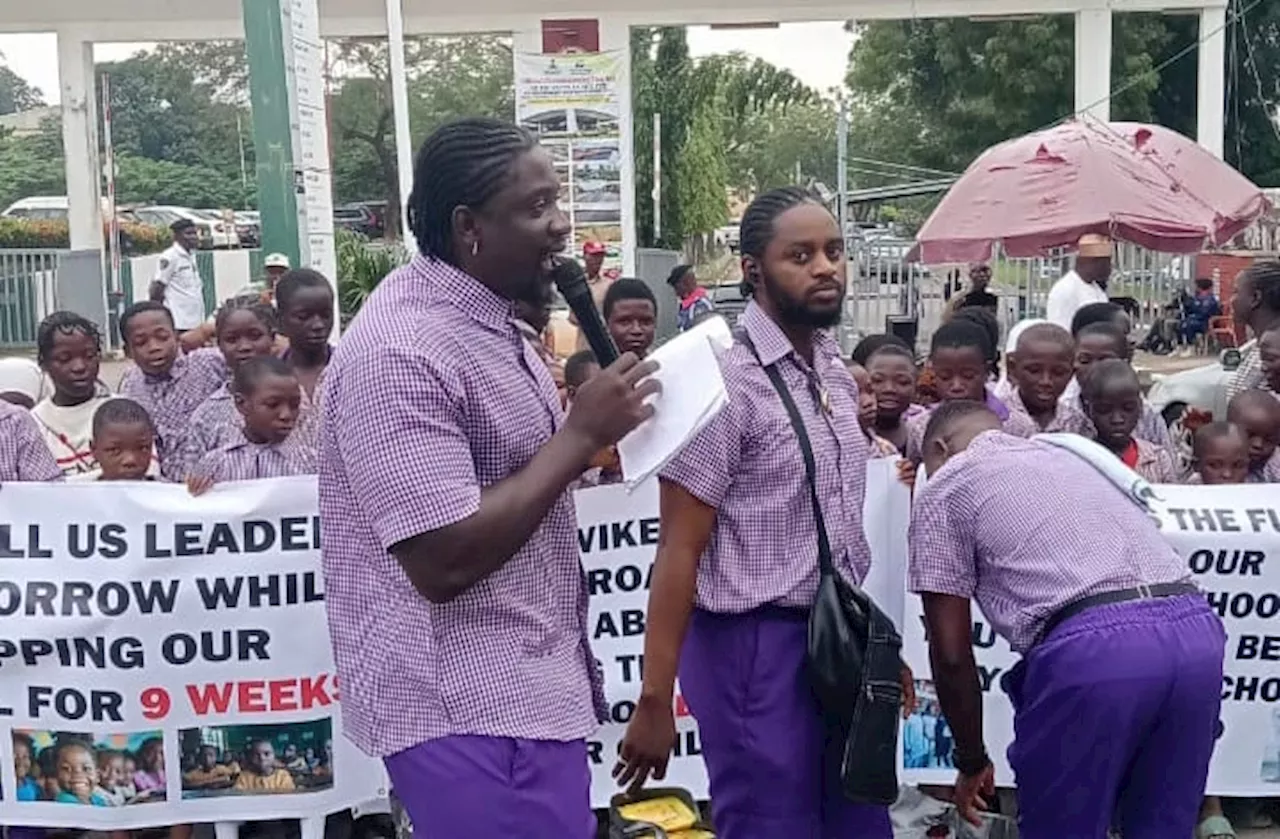 VeryDarkMan leads children to protest 3-month teacher strike in Abuja