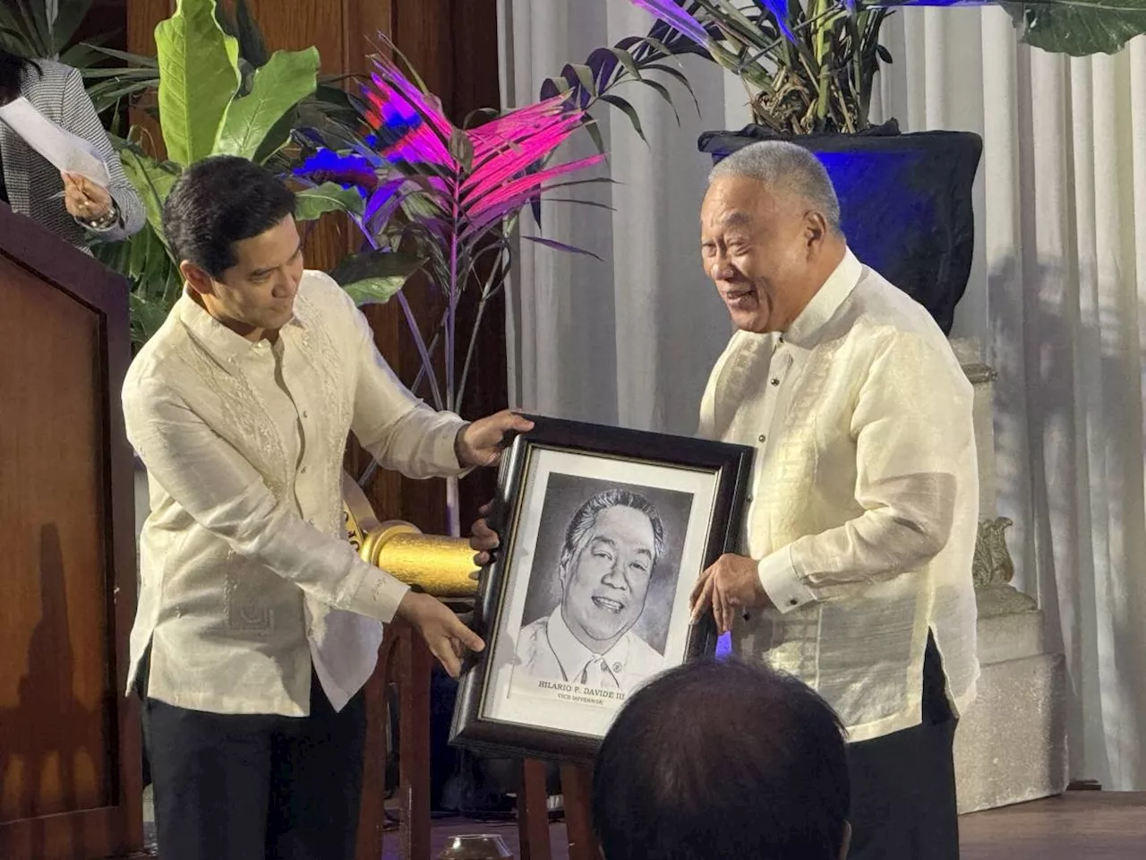 Davide urges provincial board to support new governor