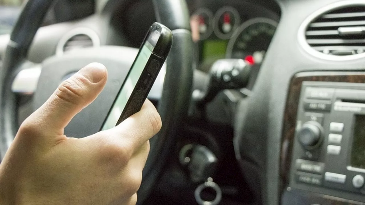 Gps sull'auto per spiare il dipendente con la 104: 'Non andava dalla madre malata'. Licenziato, ma il giudice ribalta tutto