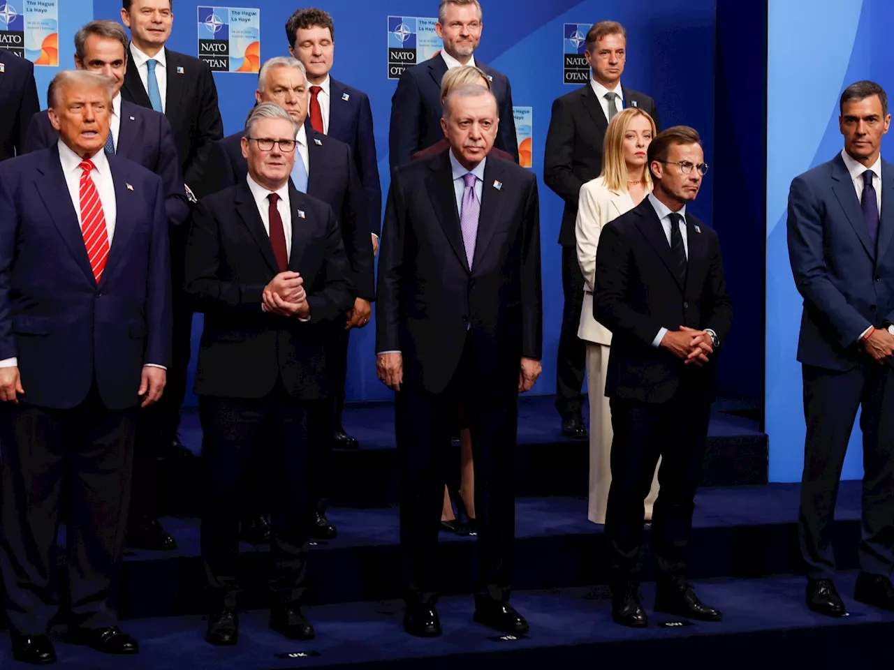 La cumbre de la OTAN concluye con un aumento del gasto del 5% en defensa y una advertencia a Rusia: 'es una amenaza'