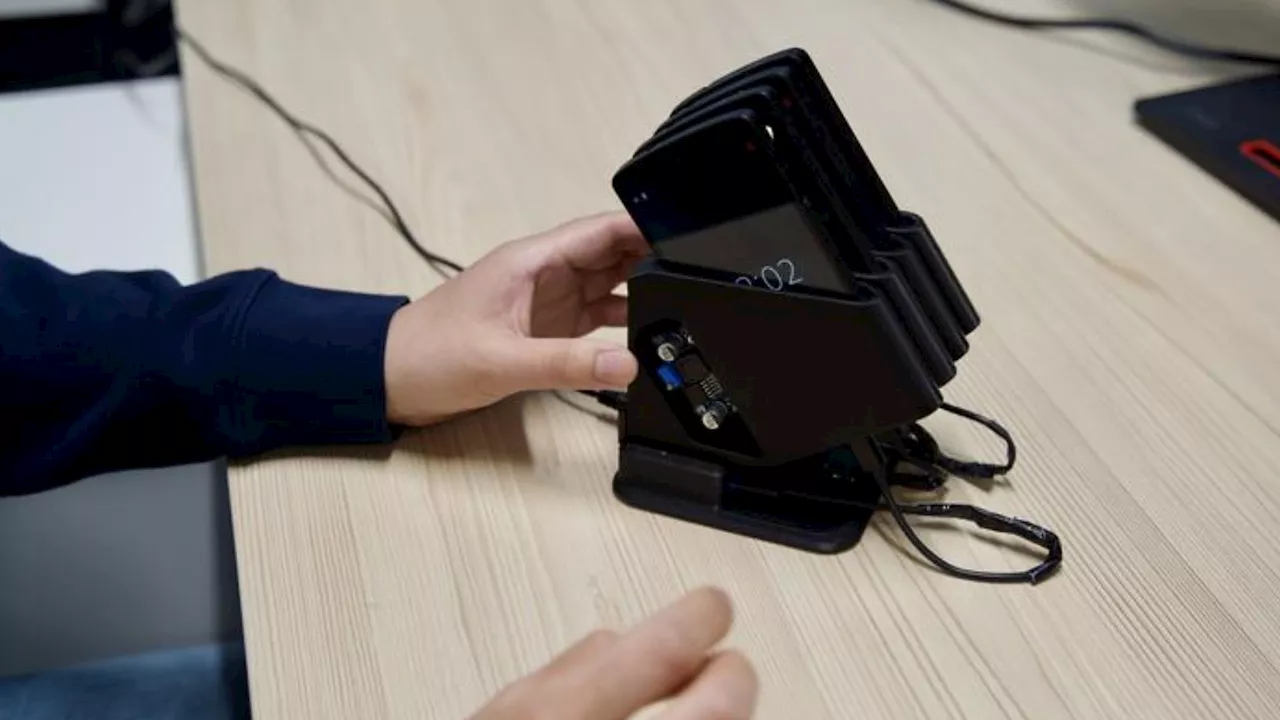Estonian engineers turn 15-year-old $9 trash phones into pocket-sized data centers