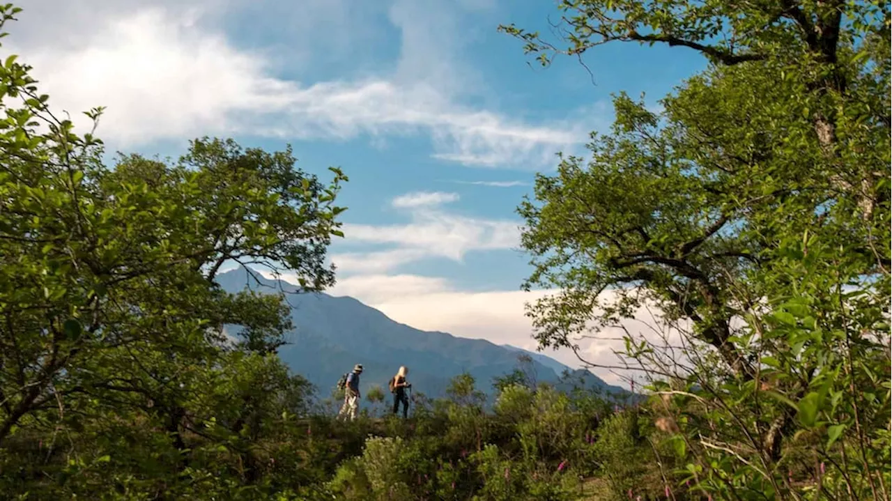 Una escapada diferente: cuando unir dos lugares icónicos es una aventura por ruta o por senderos