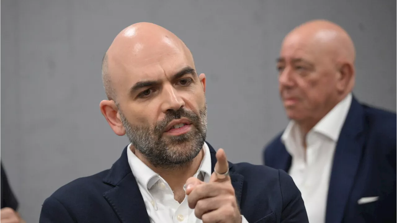 'Vergognati', Saviano contro Salvini in aula