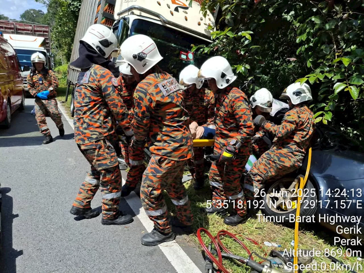 Lelaki warga emas maut nahas kereta, lori di JRTB