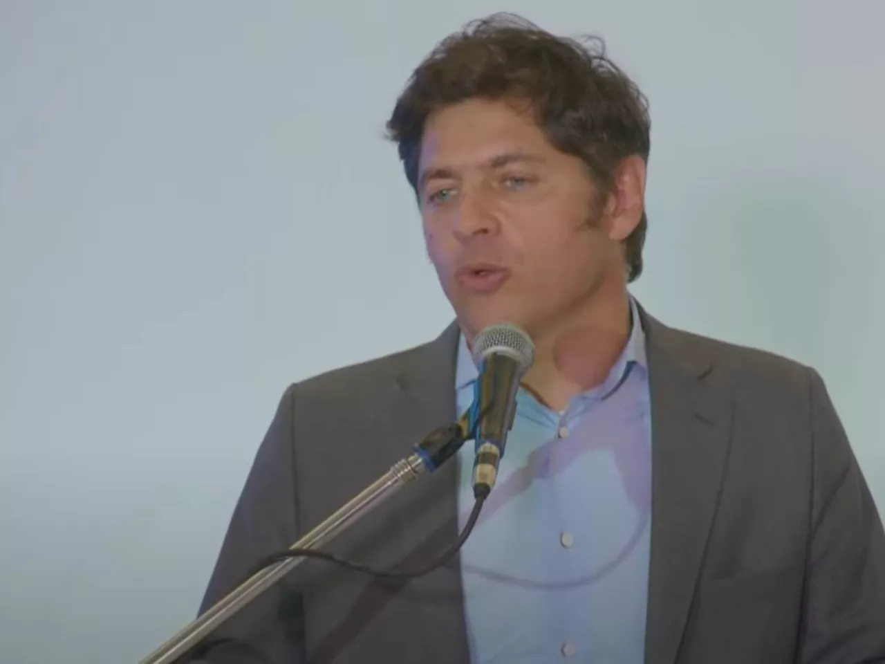 Kicillof respondió a los insultos de Milei: 'No sé si es inmadurez personal, a veces parece algo adolescente'