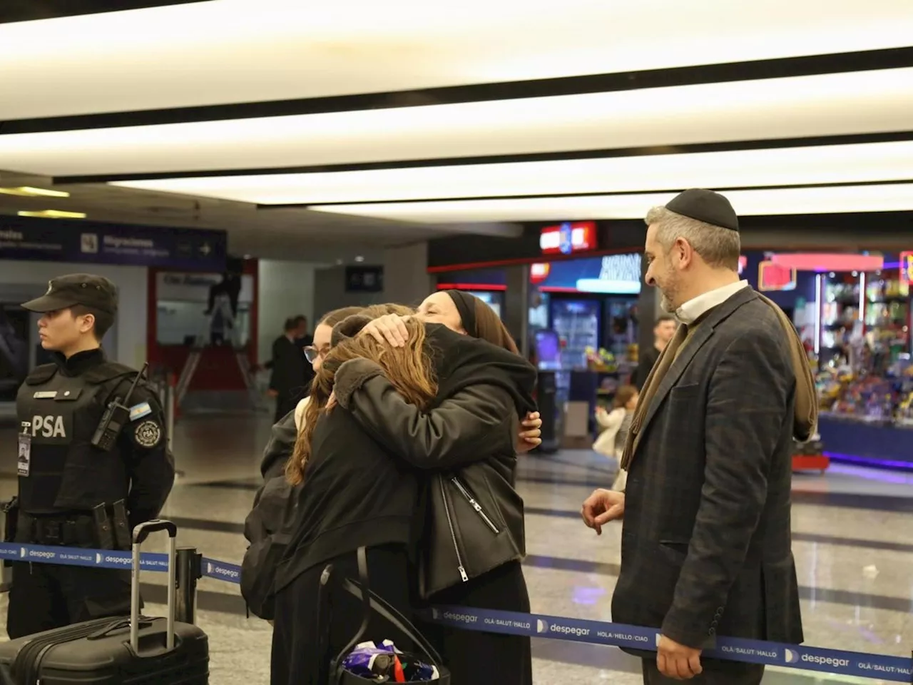 Llegaron los argentinos repatriados desde Israel por la guerra en Medio Oriente: son más de 200