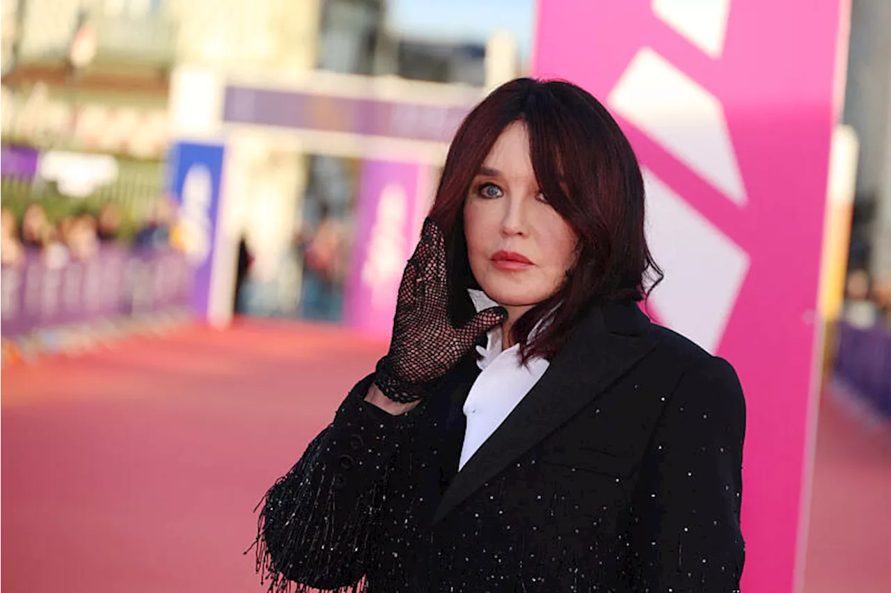 Isabelle Adjani : à quoi ressemble son appartement de rêve à Paris, décoré par un très grand nom ?