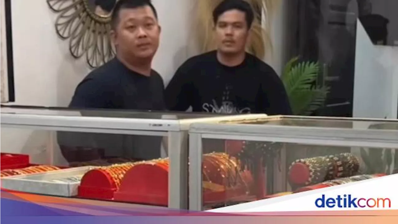 Viral Pria Mengaku Anggota BIN Datangi Toko Emas di Johor, Diduga Pamer Pistol