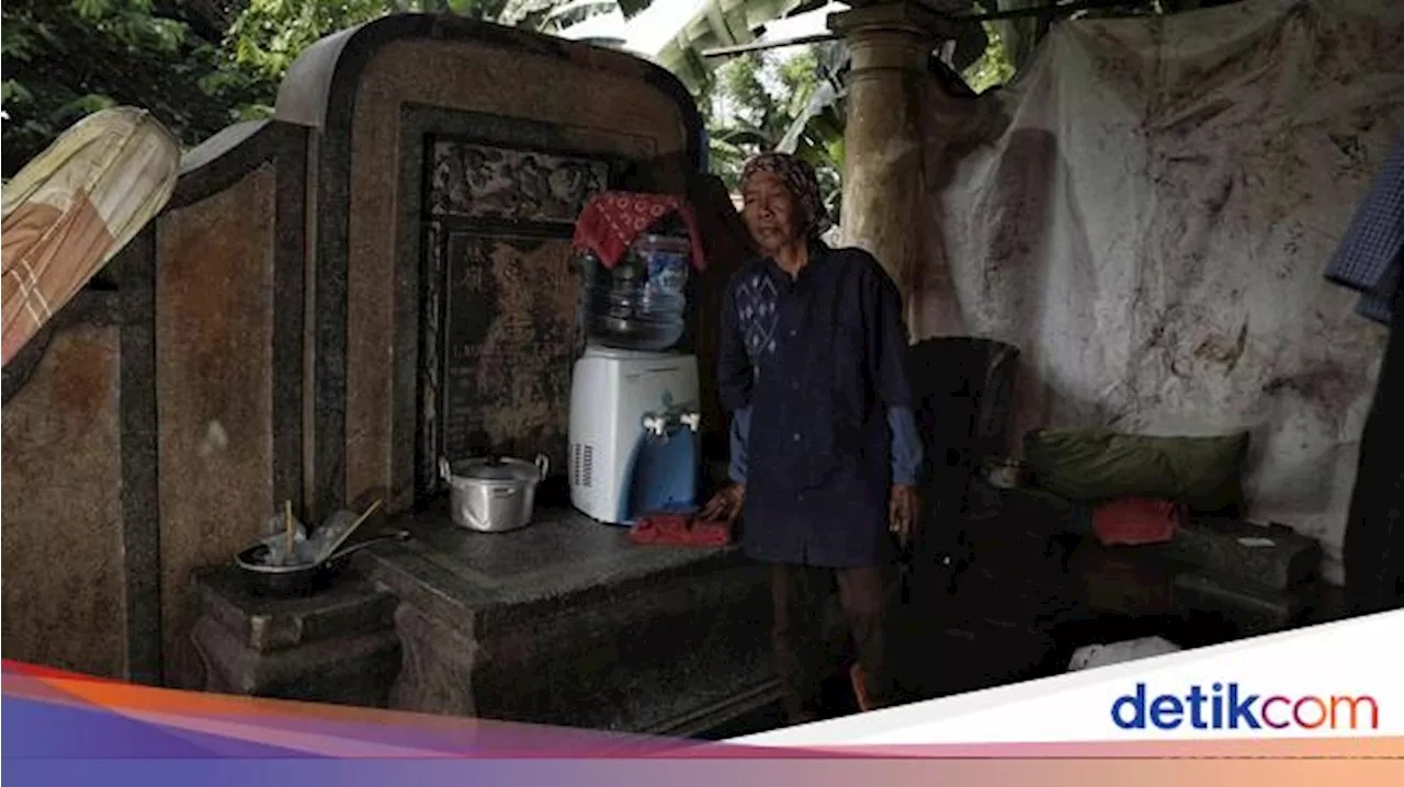Sosok Nenek Ira yang 34 Tahun Tinggal di Atas Nisan Kuburan Cipinang