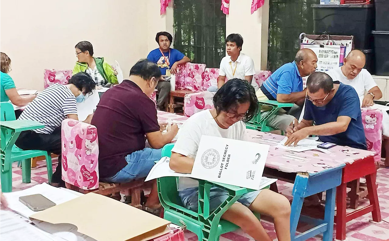 Filipinos call on elected officials to fulfill campaign promises