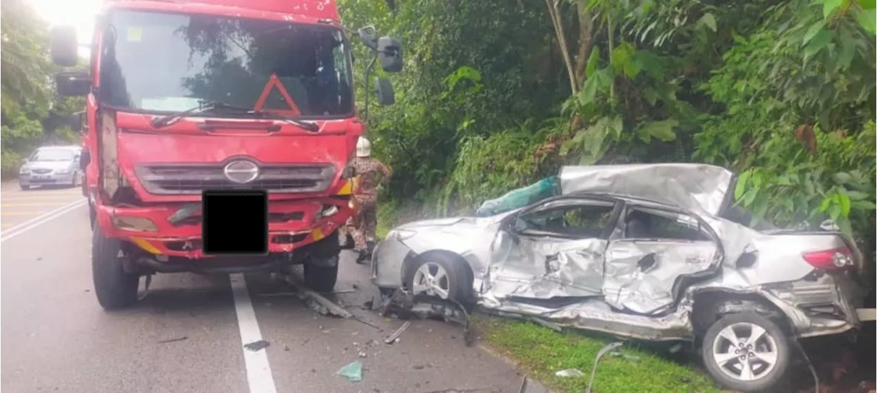Five-vehicle pile-up on Desaru-Kota Tinggi road leaves two dead, nine injured including infant