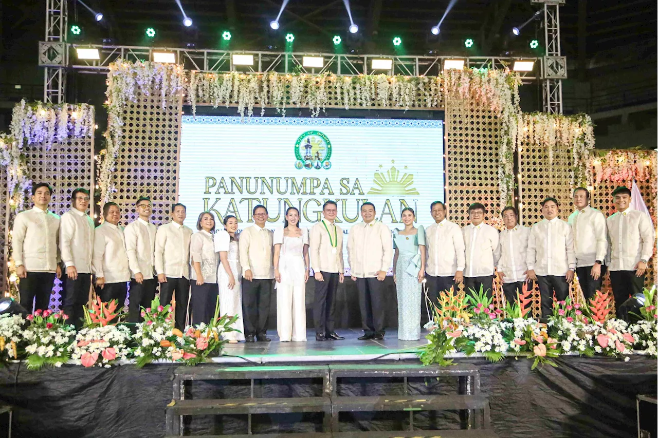 Escudero administers oath to Biñan officials