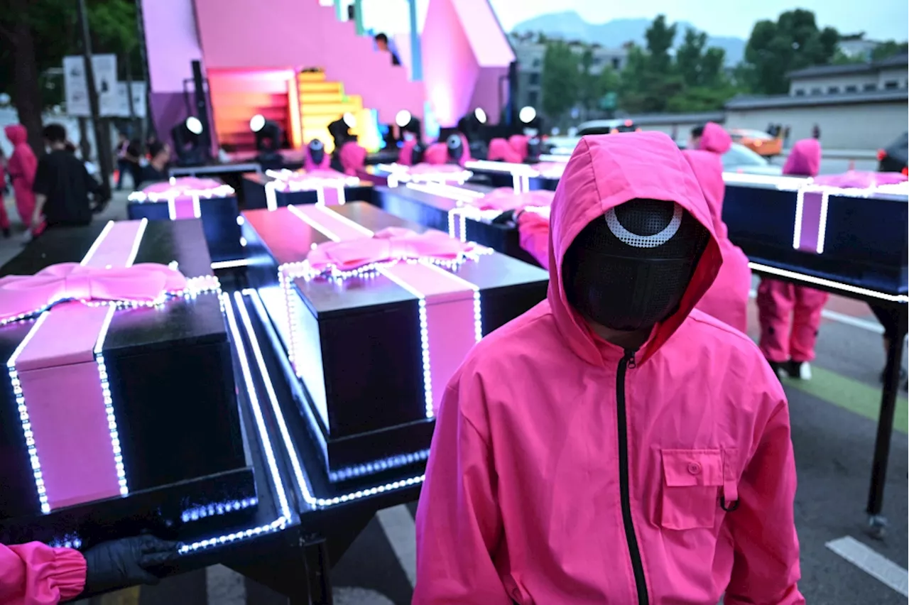 Squid Game Fans Celebrate Series Finale in Seoul