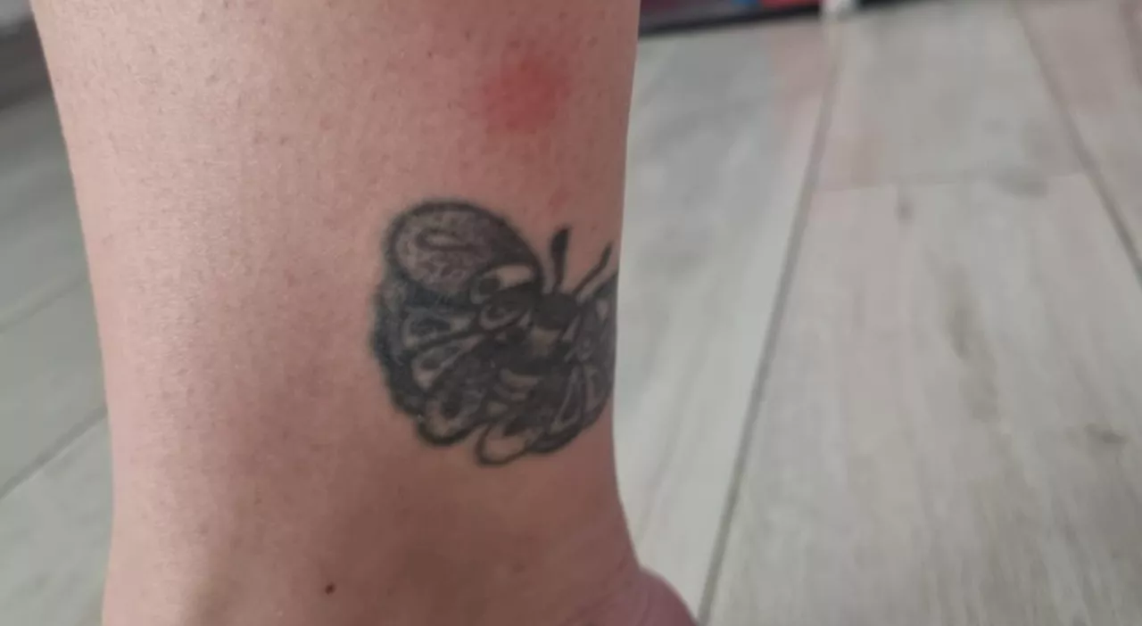 Vigilessa esclusa dal concorso per due tatuaggi: «Mi sento discriminata»