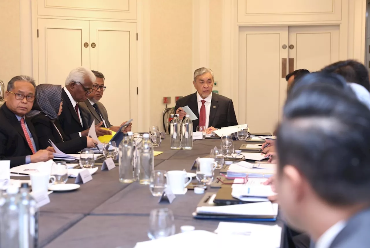 In London, DPM Zahid and UK environment minister discuss disaster management, climate change