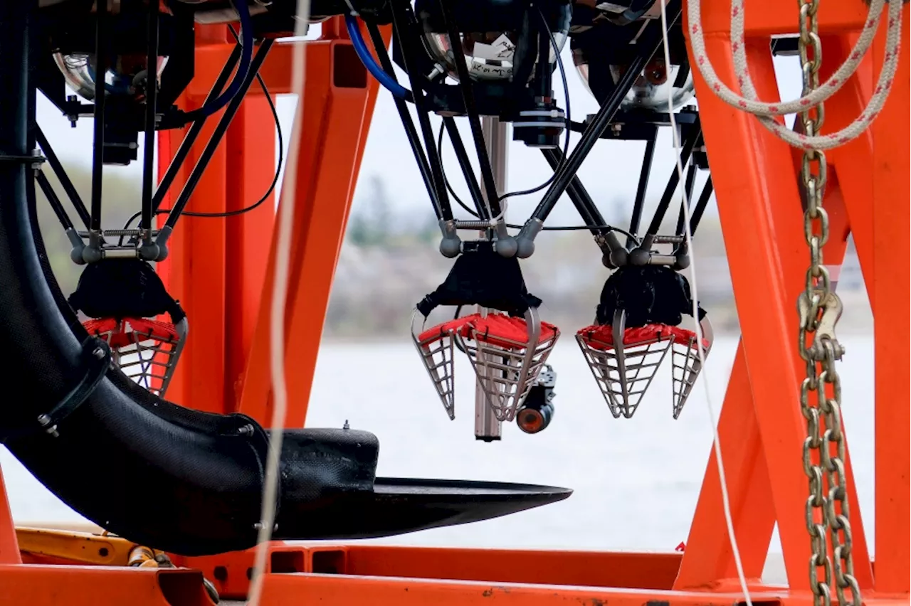 Robot with a gentle touch: Canadian lake tests pave way for eco-friendly deep-sea mining