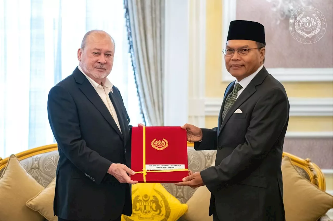 King presents instrument of appointment of new Malaysian ambassador to the US
