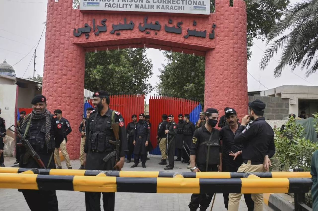 Over 100 inmates escape prison in south Pakistan