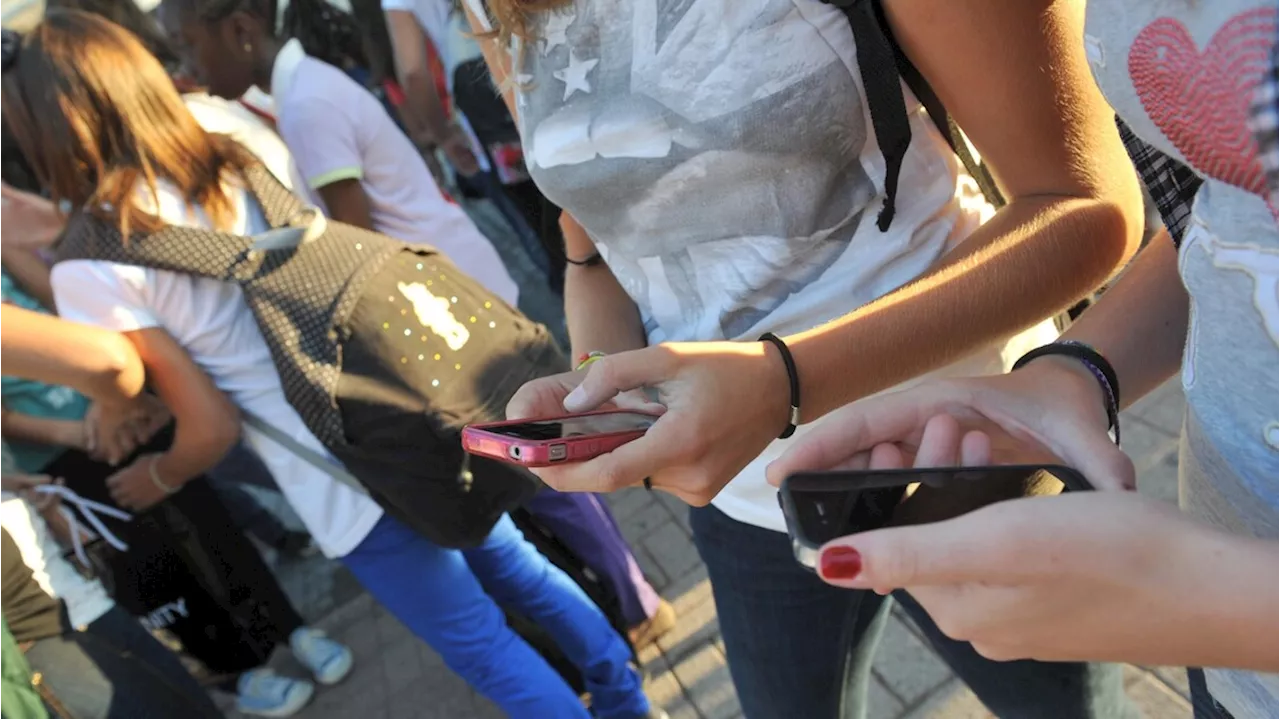 Distratti dopo appena 8 secondi, ansia e dispositivi le cause