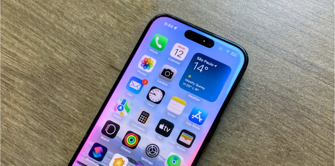 Apple may use ChatGPT or Claude to power its smarter Siri