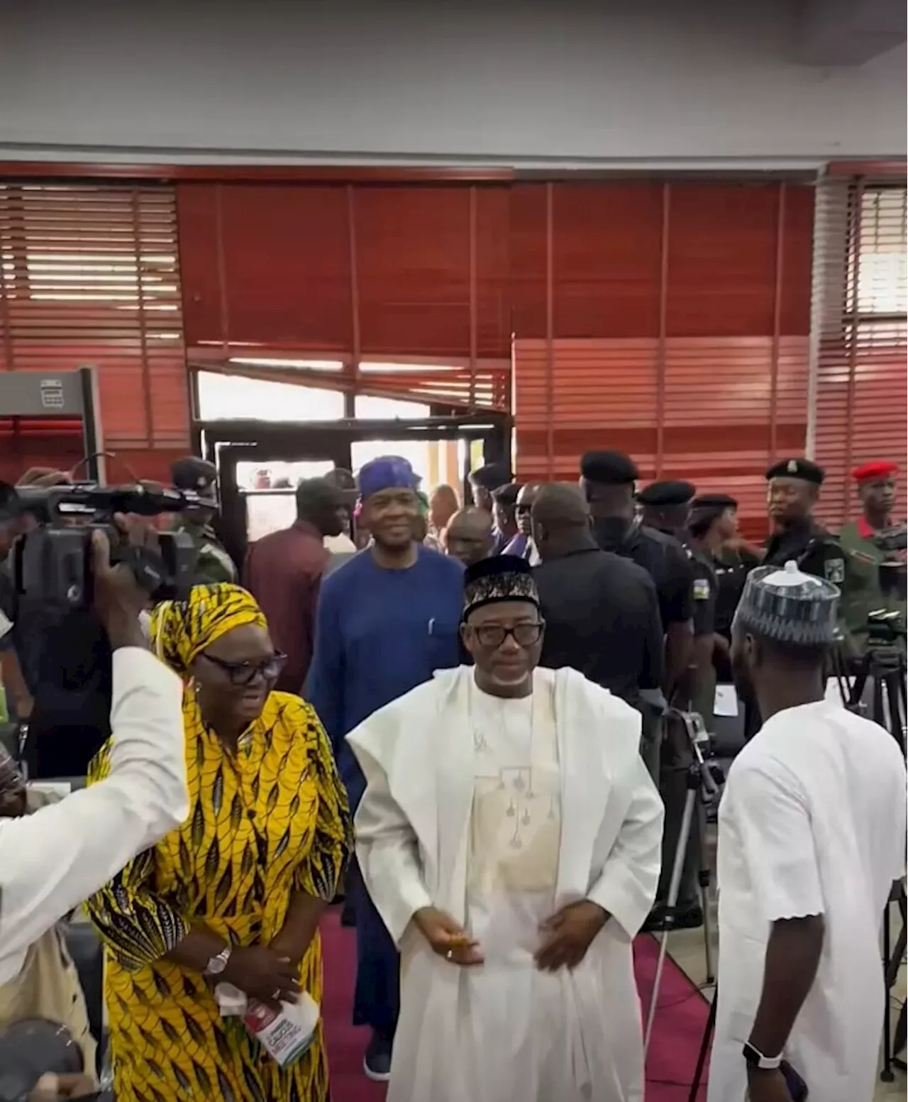 BREAKING: Tension as Saraki, PDP Leaders Storm PDP Secretariat for Meeting