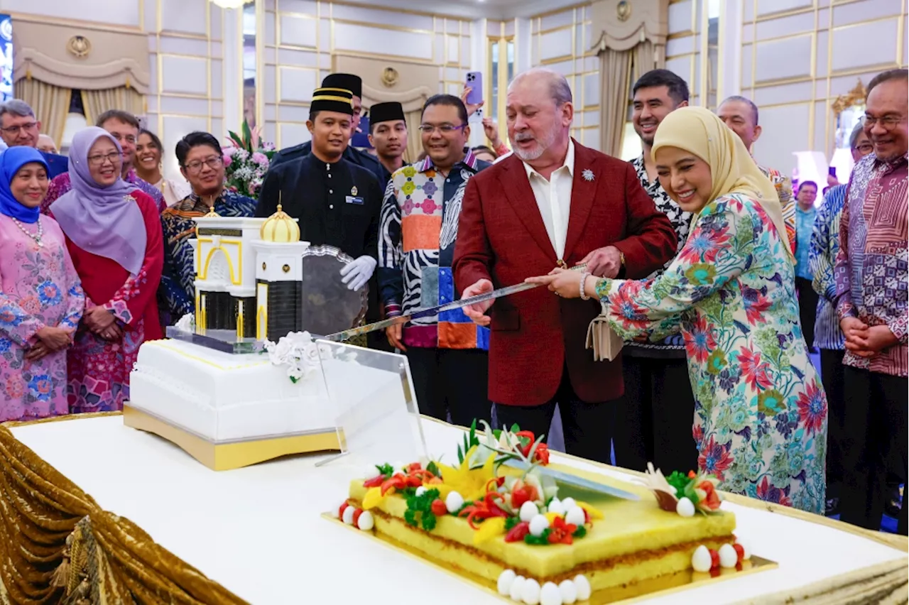 Sultan Ibrahim’s official birthday marked by elegant tea reception with PM, royals, and distinguished guests