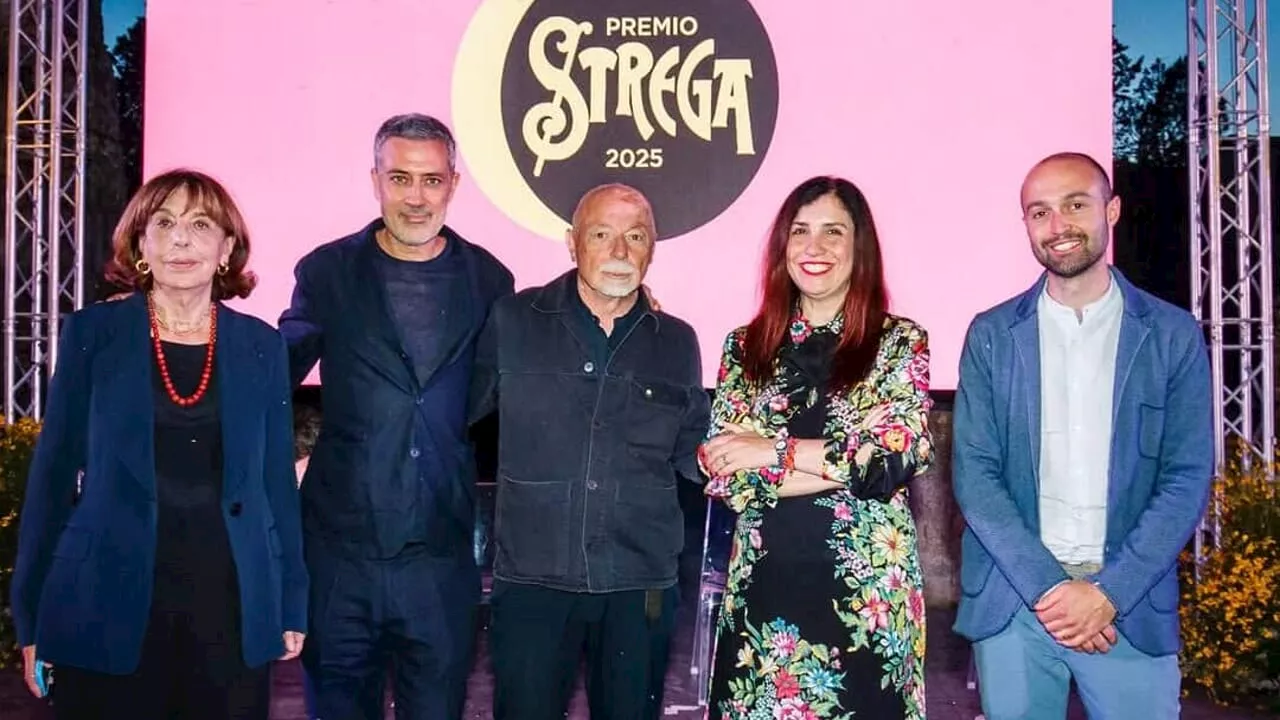 Bajani, Terranova, Rasy, Nori e Ruol sono i 5 finalisti del Premio Strega 2025